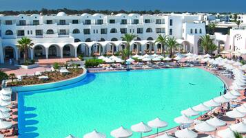Indoor pool, 2 outdoor pools, pool umbrellas, pool loungers