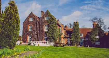 voco Letchworth Hall by IHG