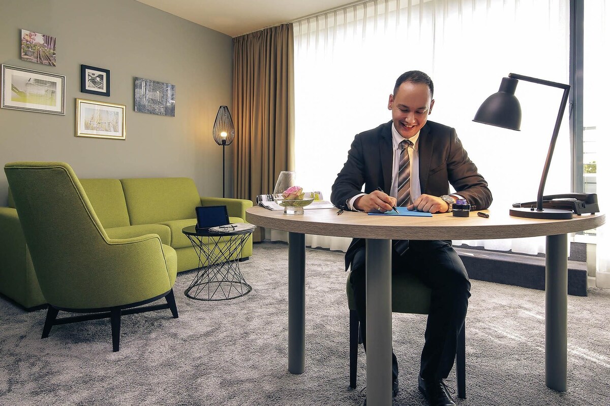 Junior Suite, 1 Double Bed | Hypo-allergenic bedding available, minibar, in-room safe, desk