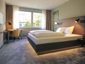 1 bedroom, hypo-allergenic bedding, minibar, in-room safe