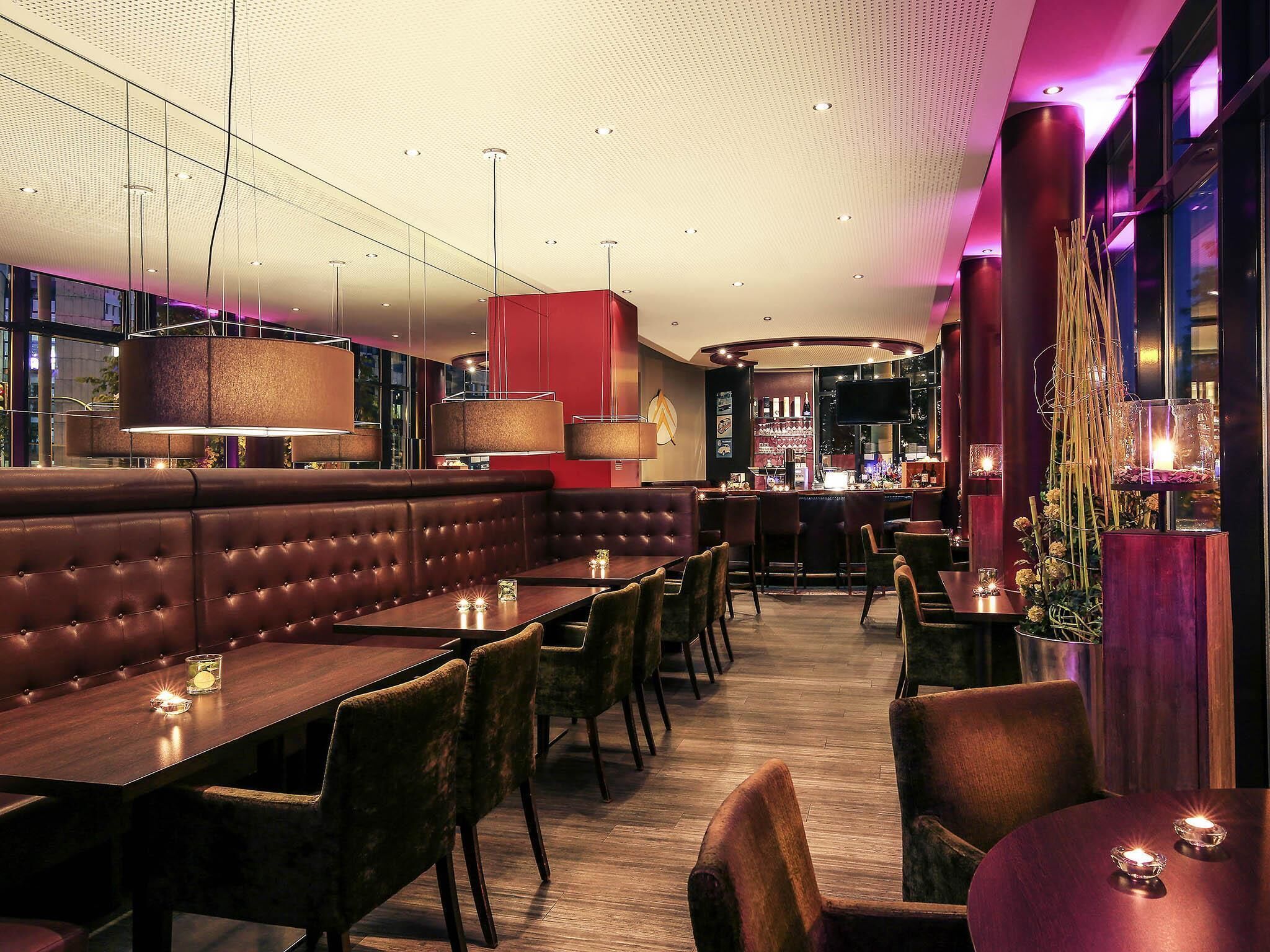 Bar (in der Unterkunft)