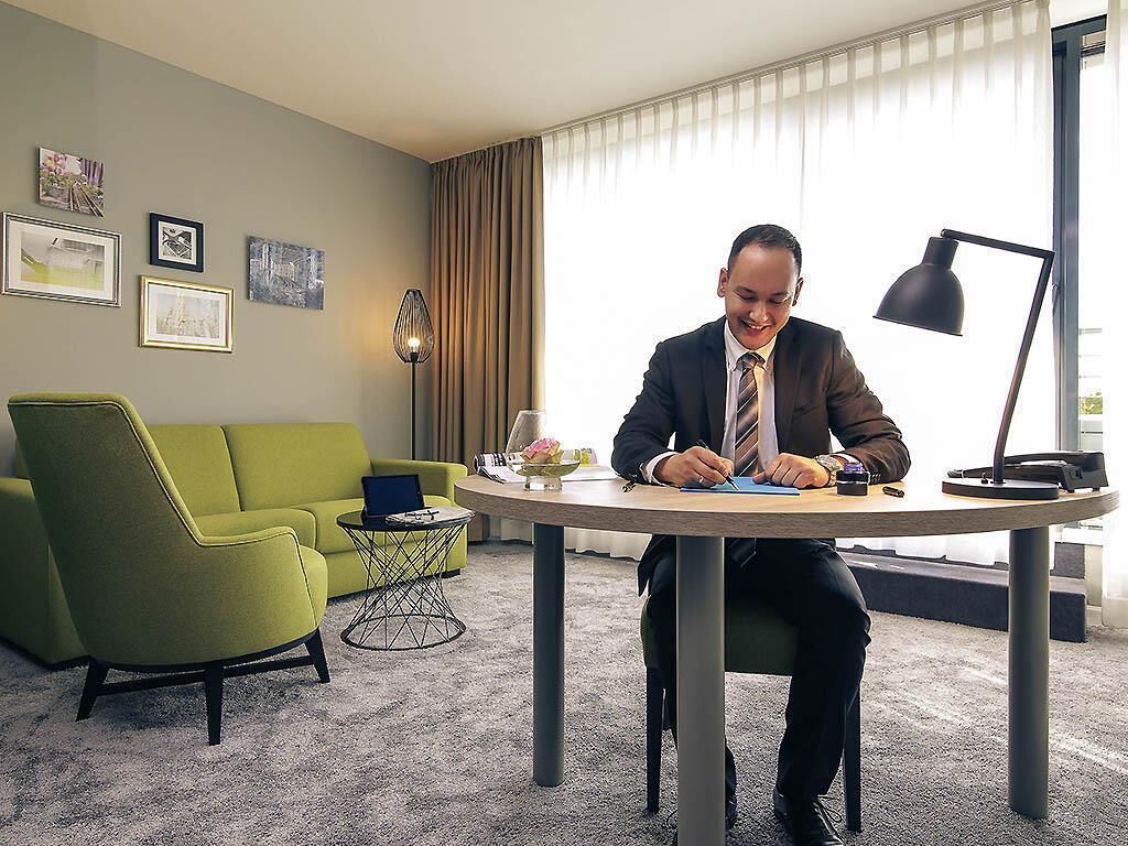 Junior Suite, 1 Double Bed | Hypo-allergenic bedding, minibar, in-room safe, desk