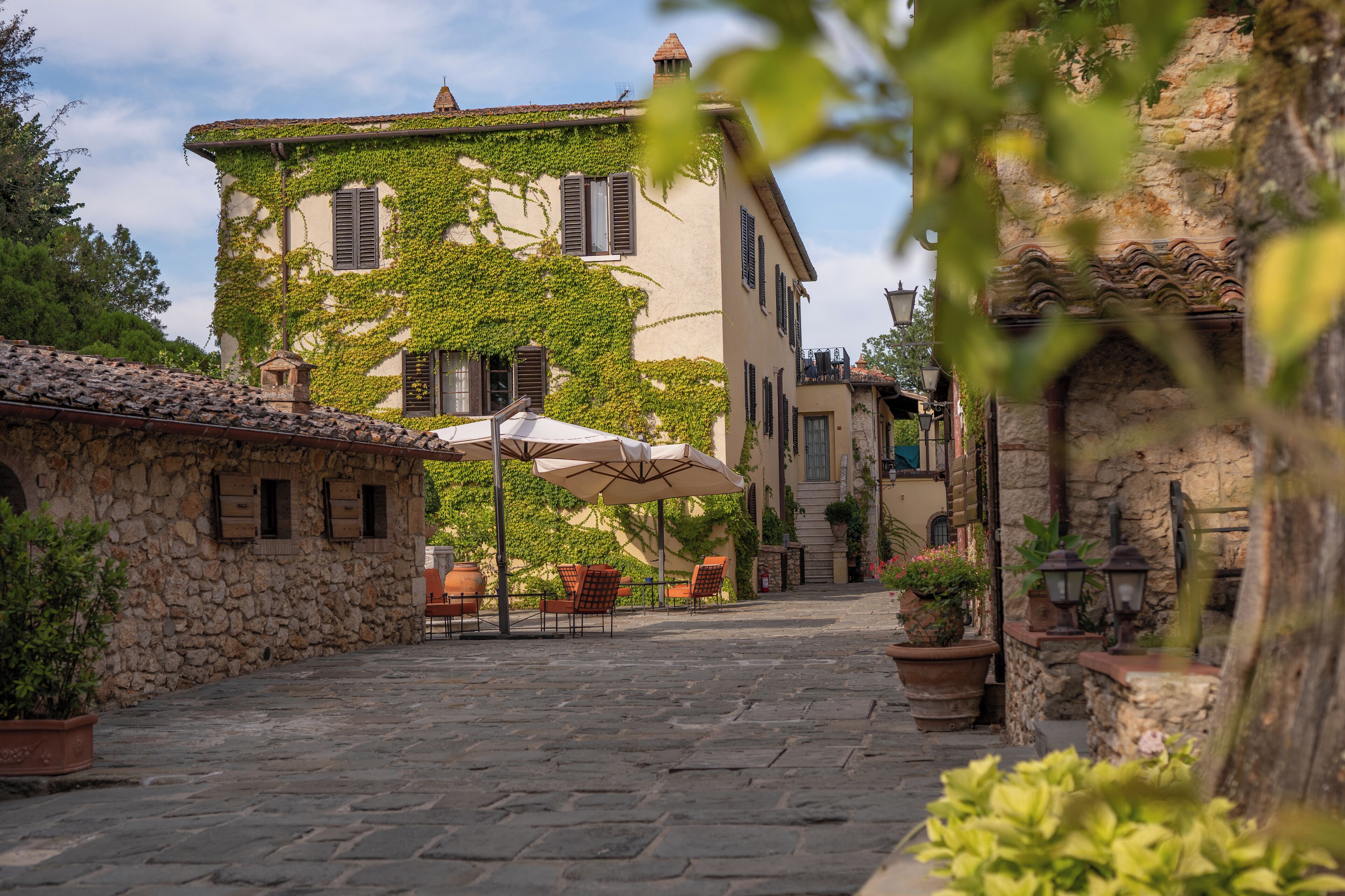 المنشأة من الخارج