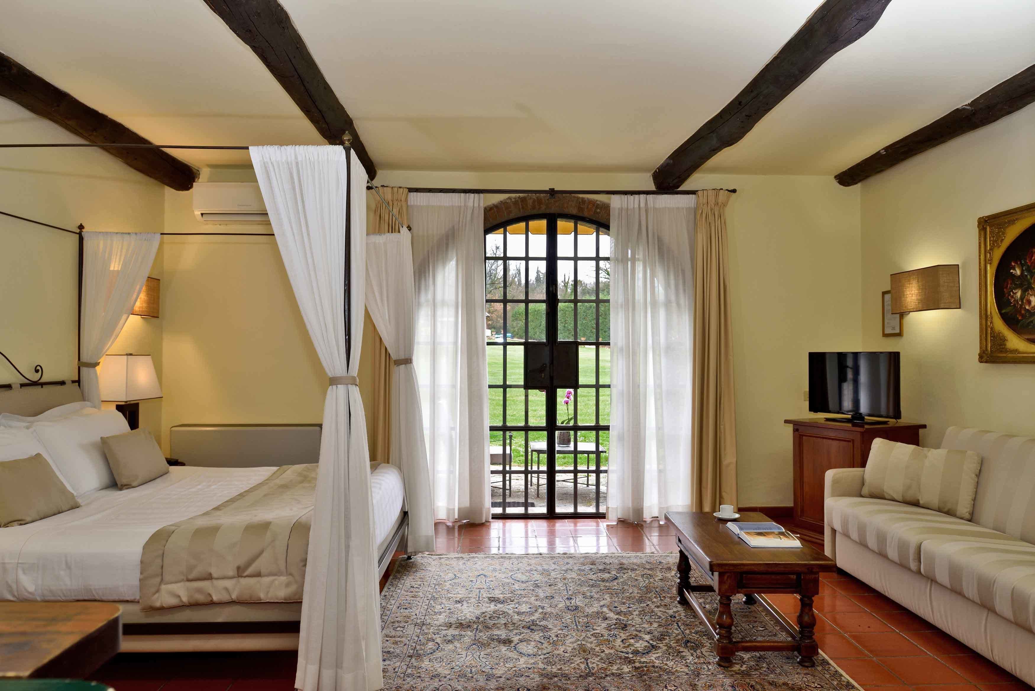 deluxe room, terrace | 1 bedroom, premium bedding, down duvets, pillow-top beds