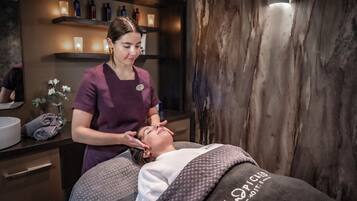 Soins corporels, soins d'aromathérapie, massages aux pierres chaudes