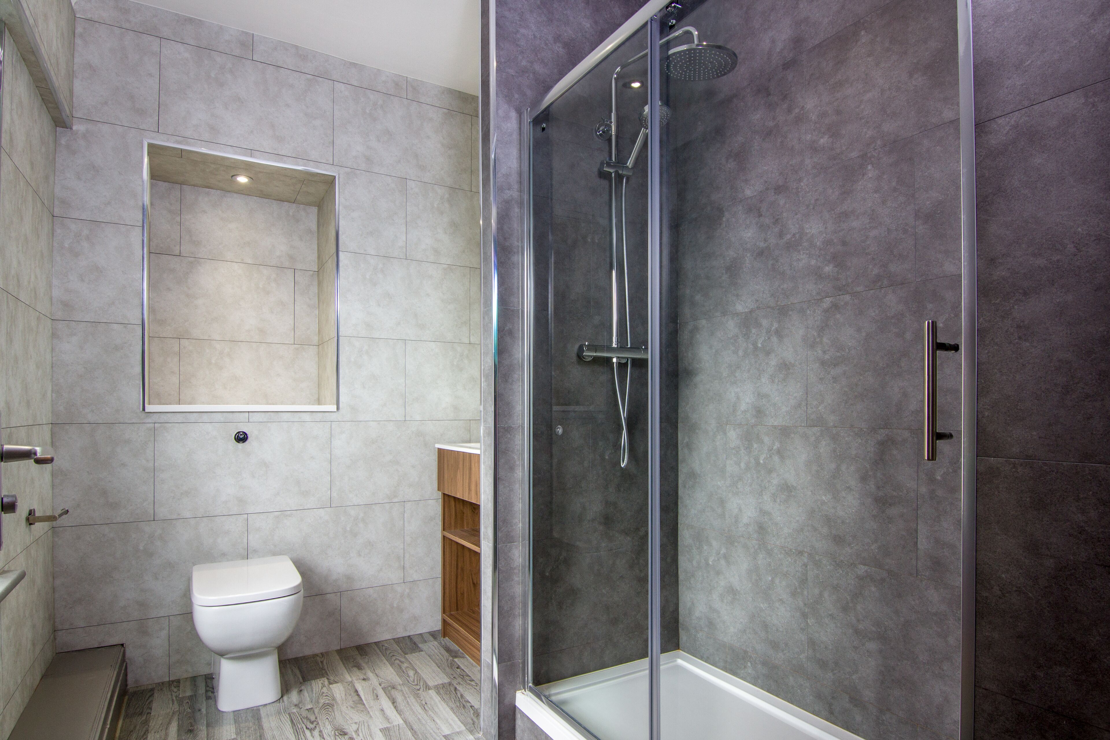 small double room | bathroom | shower, free toiletries, hair dryer, towels