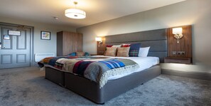 Deluxe Double Room | Iron/ironing board, free WiFi, bed sheets