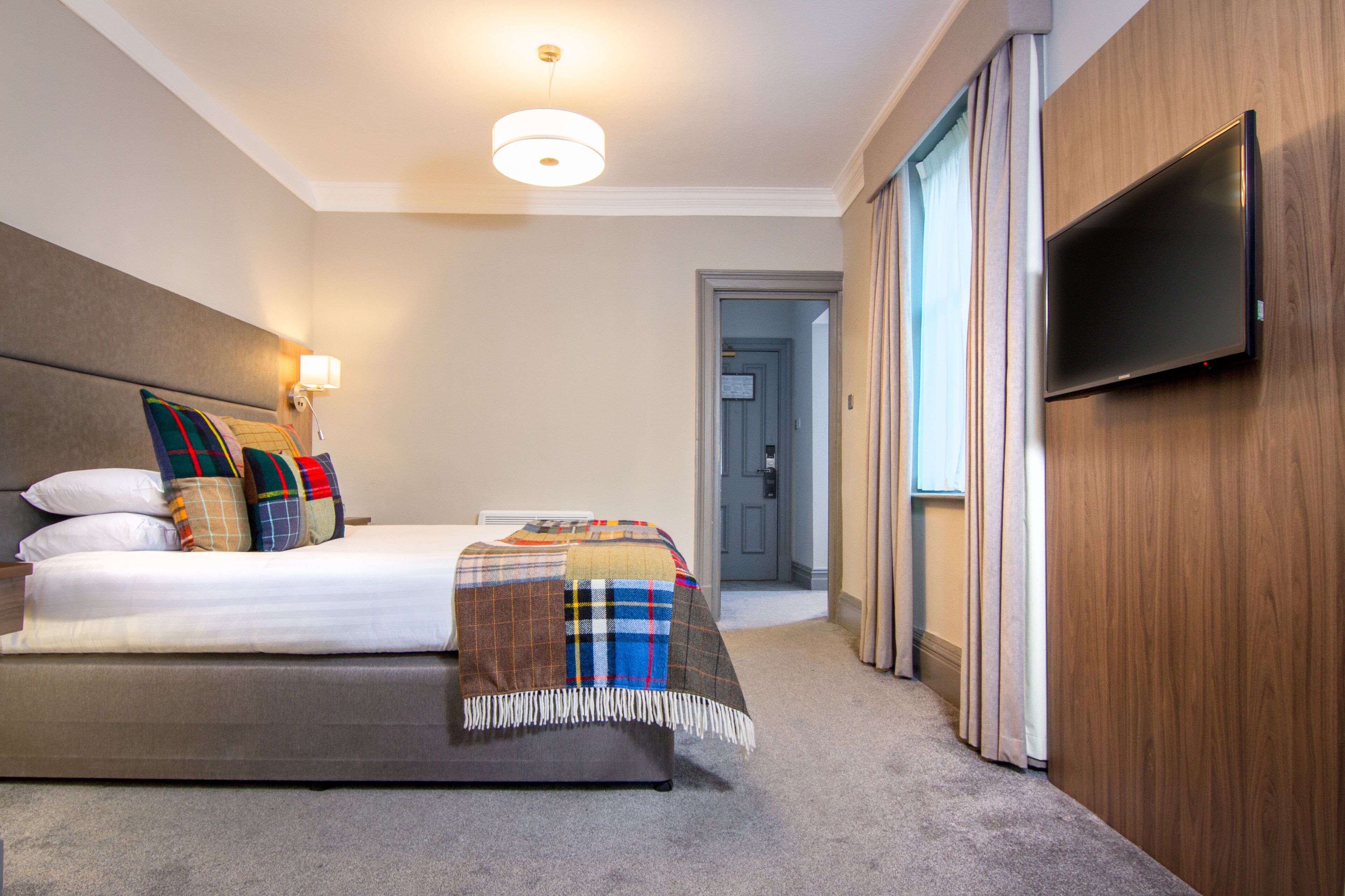 junior suite | 1 bedroom, iron/ironing board, free wifi, bed sheets