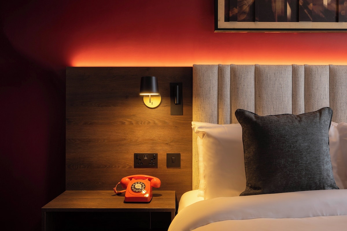 Standard Room, 1 Queen Bed