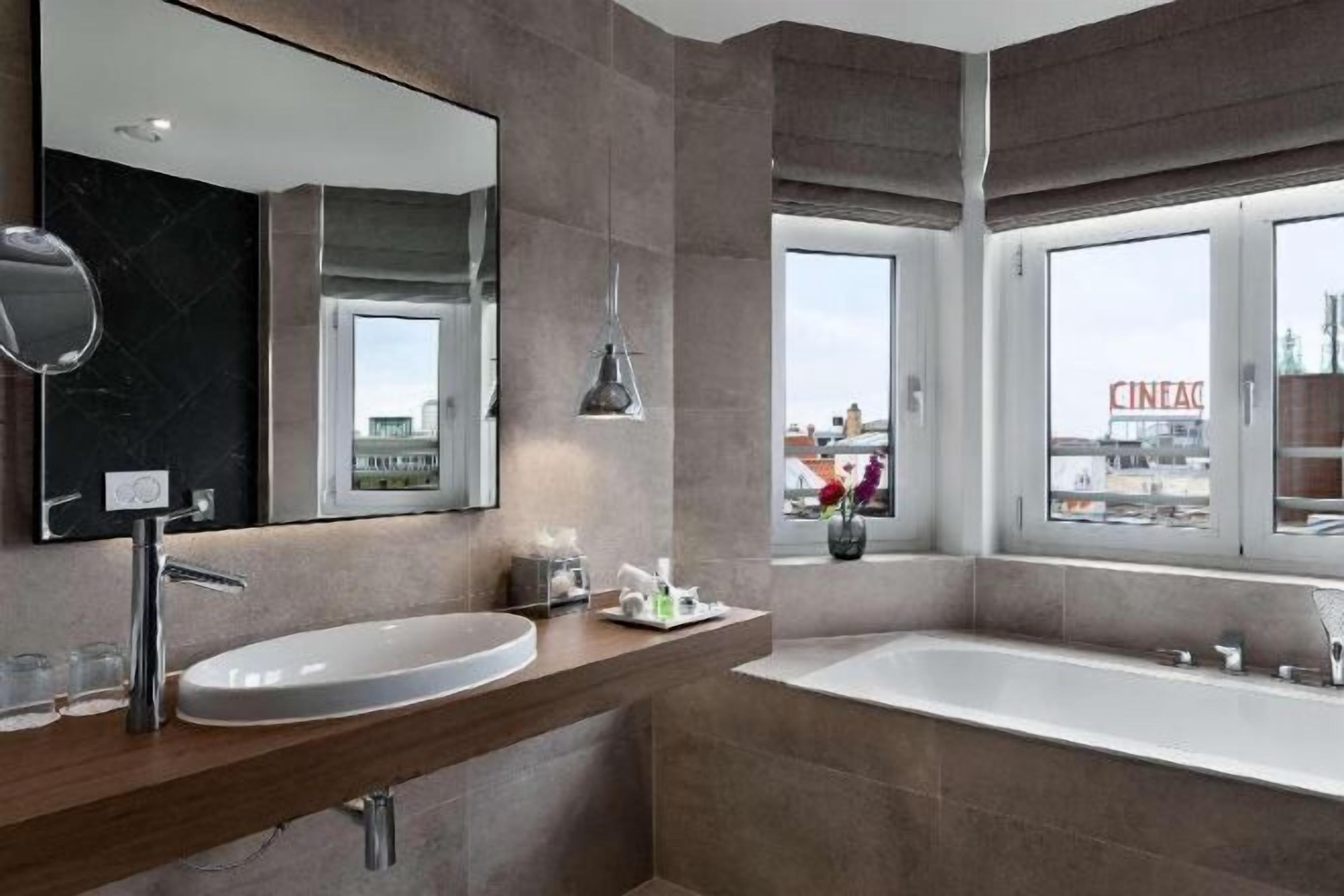 Bathroom | Eco-friendly toiletries, hair dryer