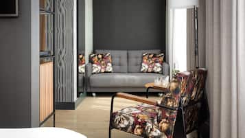 1 bedroom, minibar, desk, blackout drapes