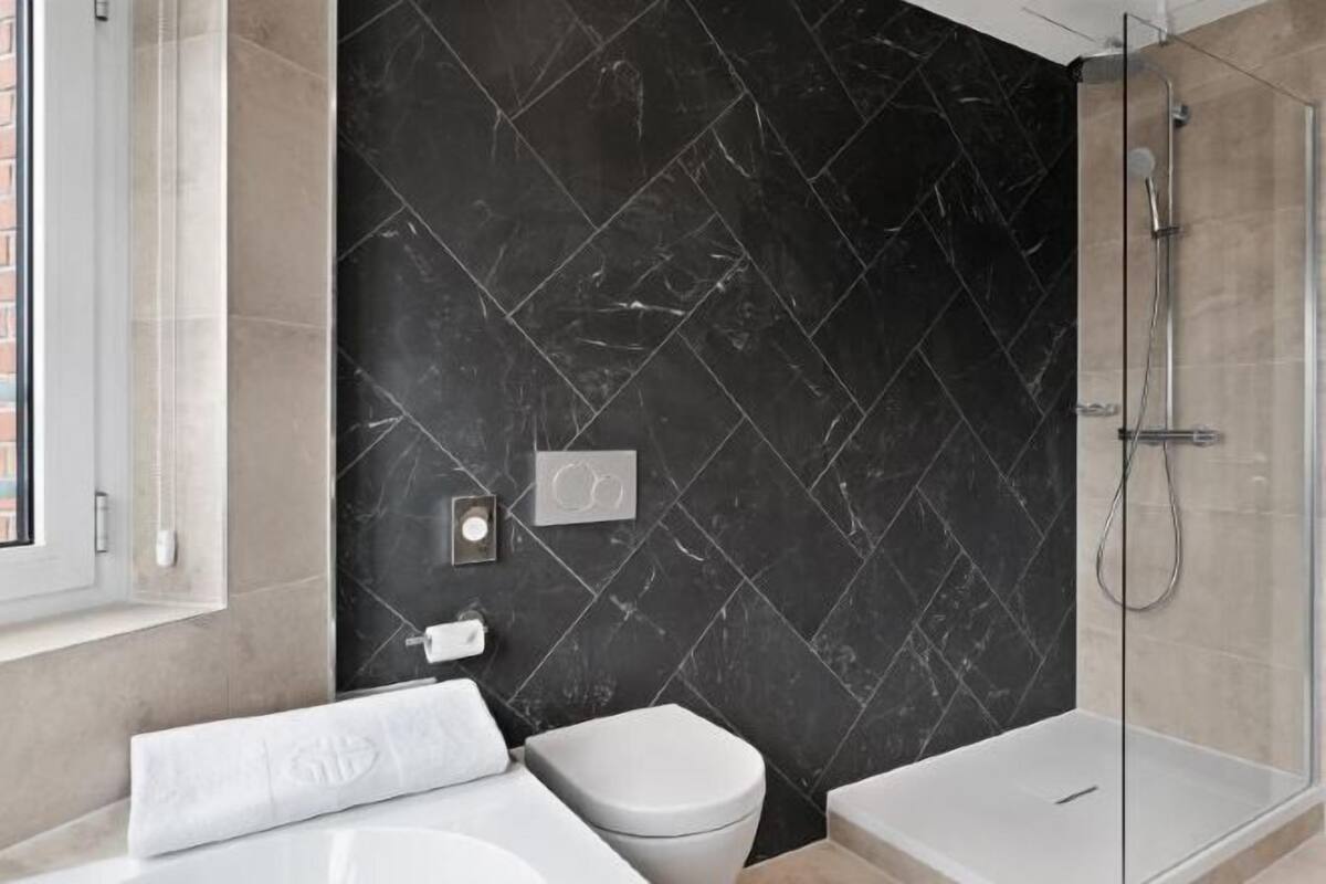 Bathroom | Eco-friendly toiletries, hair dryer