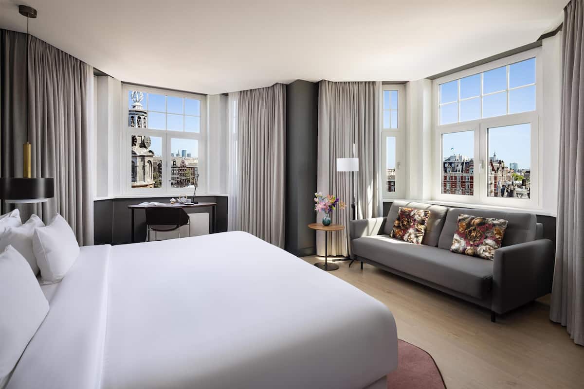 Junior Suite, Balcony (View) | Minibar, desk, blackout drapes, soundproofing
