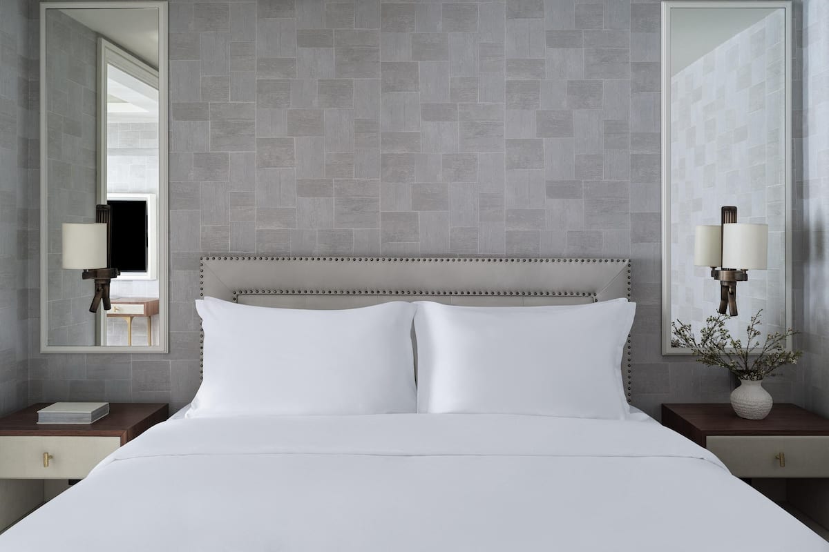 Ropa de cama de alta calidad y minibar