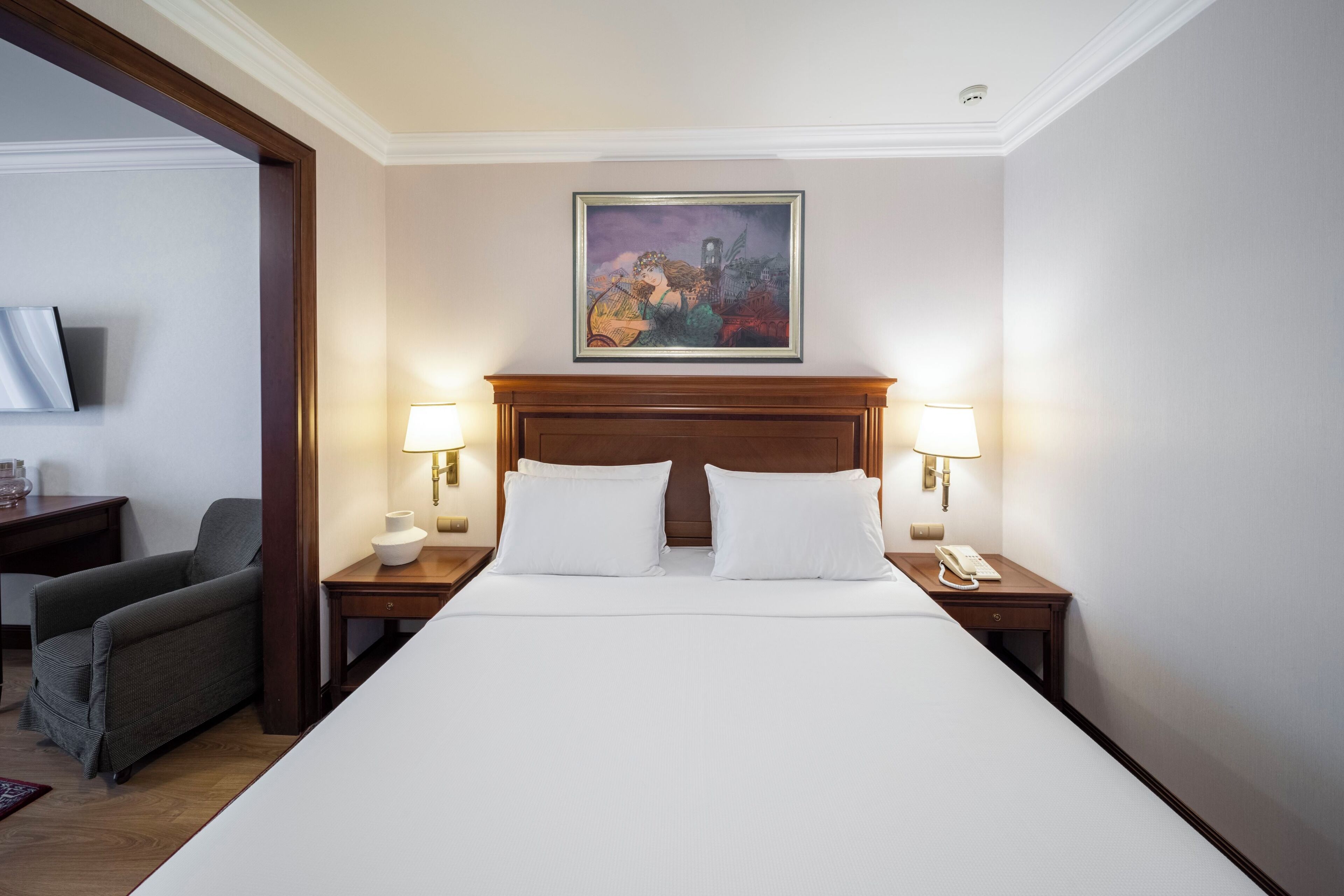 Junior Suite, Acropolis View | Premium bedding, minibar, in-room safe, desk
