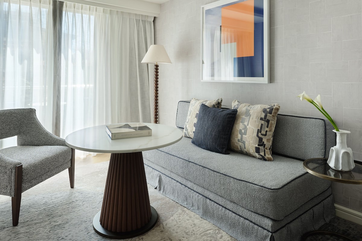 Junior Suite, Garden View | Premium bedding, minibar, in-room safe, desk