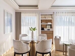 Suite présidentielle | Literie de qualité, minibar, coffre-fort pour ordinateur portable