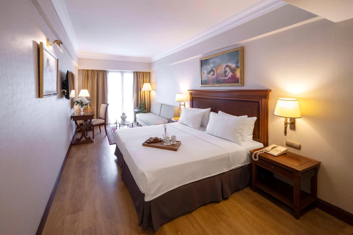 Premium bedding, minibar, in-room safe, desk