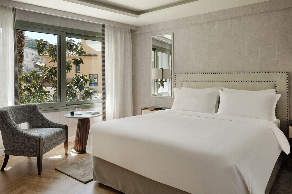 Biancheria da letto di alta qualità, minibar, cassaforte in camera