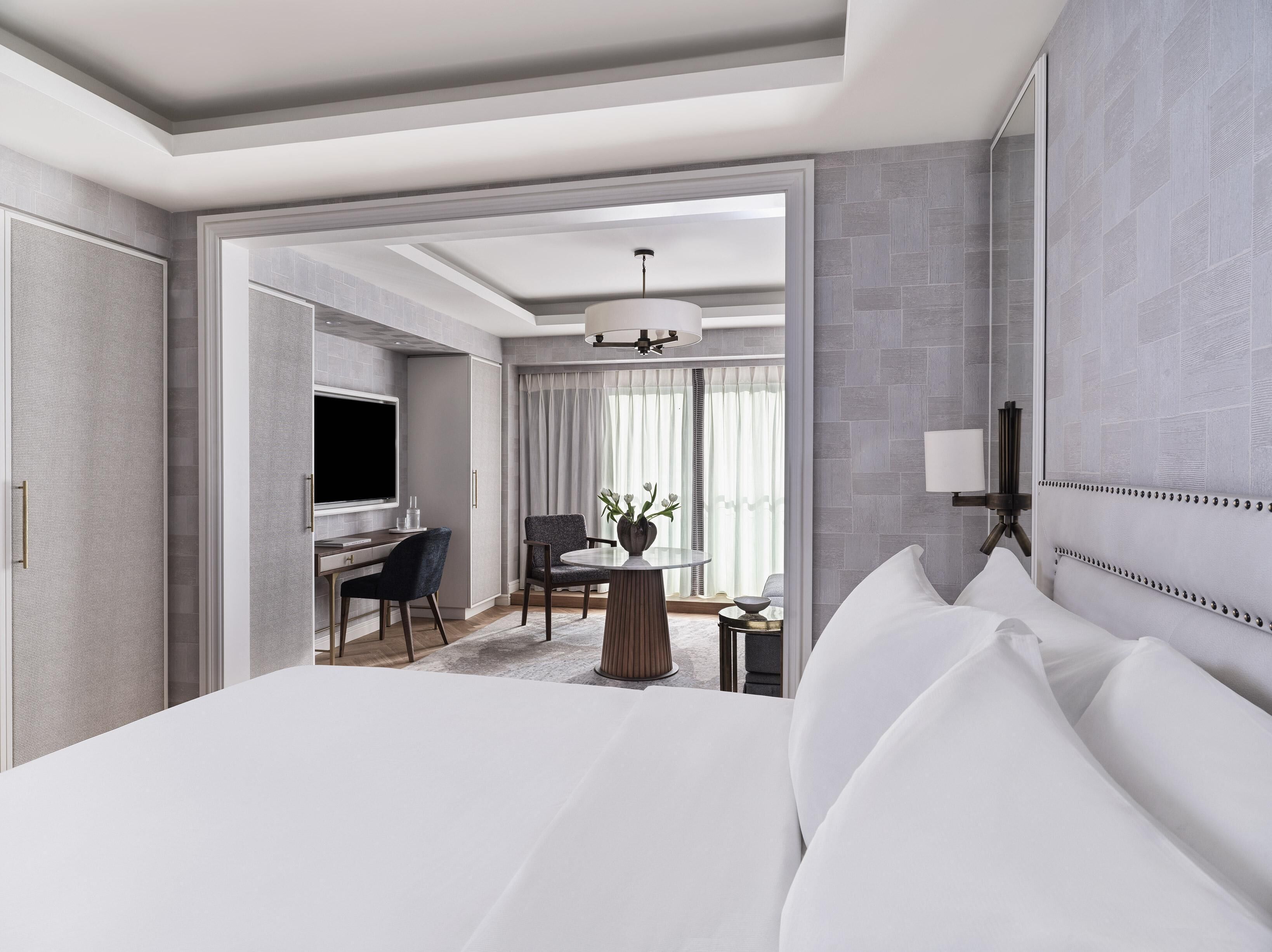 Ropa de cama de alta calidad y minibar 