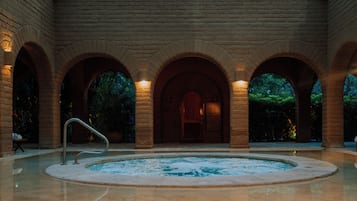 Salas de tratamientos para parejas, sauna, bañera de hidromasaje