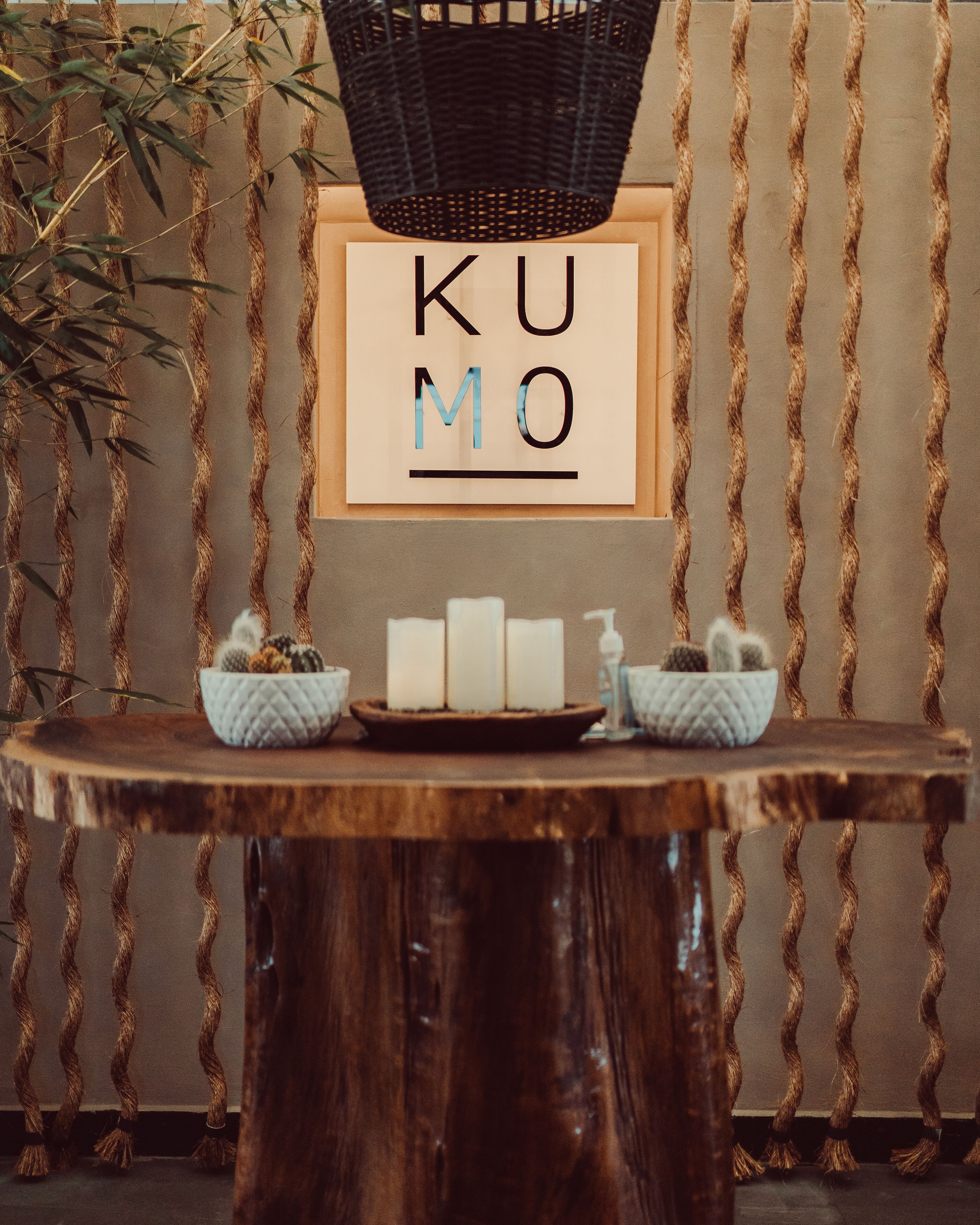 2 restaurants, breakfast served