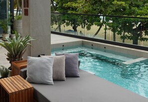 Outdoor pool, pool umbrellas, sun loungers