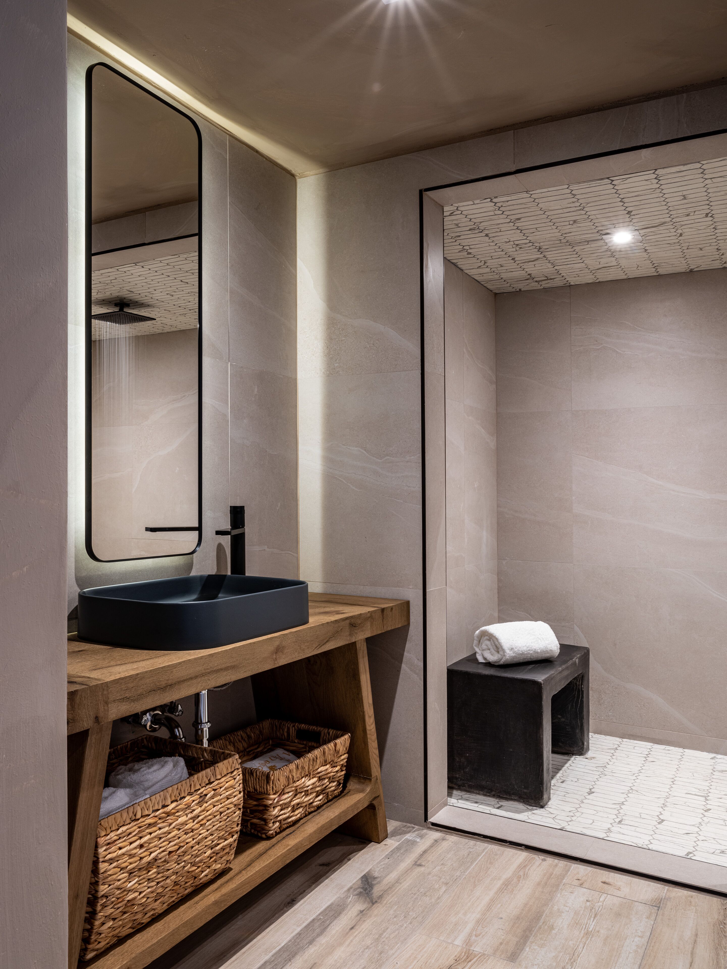 aire de o:live | bathroom | shower, rainfall showerhead, designer toiletries, hair dryer
