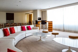 Iron/ironing board, free WiFi, bed sheets, alarm clocks - Hotel Misión Guadalajara (Guadalajara)