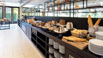 Daily buffet breakfast (EUR 24.50 per person)