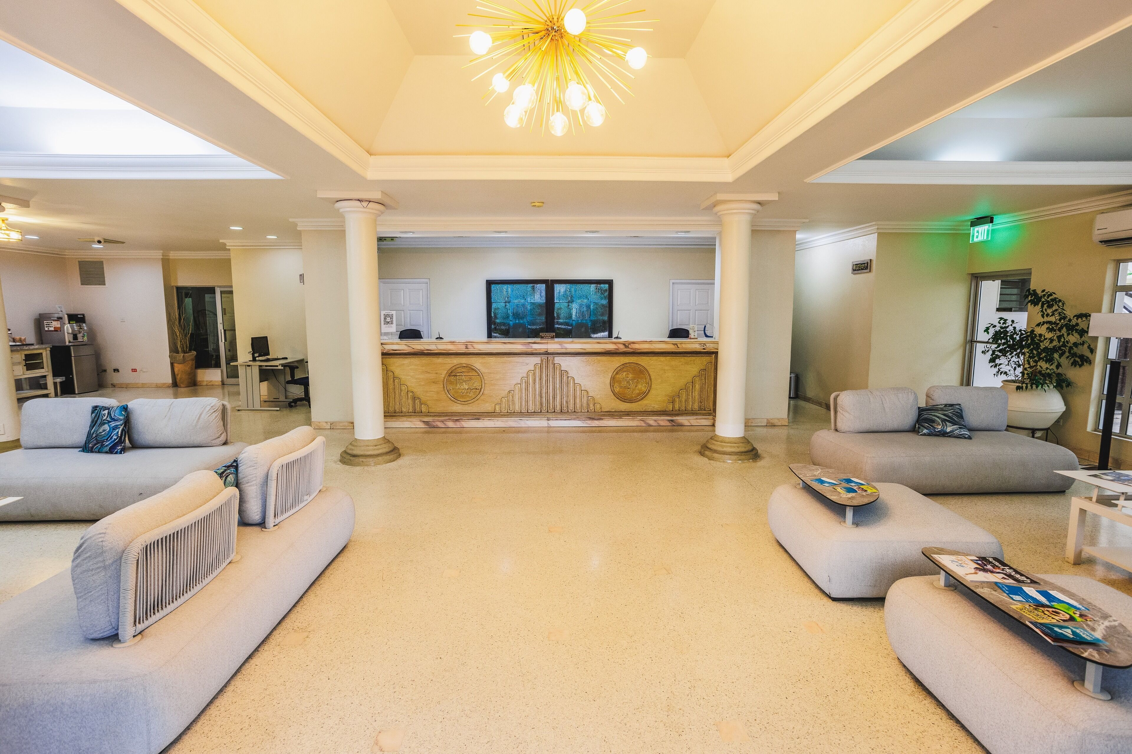 Lobby lounge