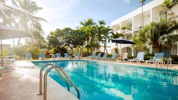 Outdoor pool, pool umbrellas