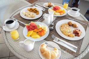 Buffet déjeuner servi tous les jours en supplément