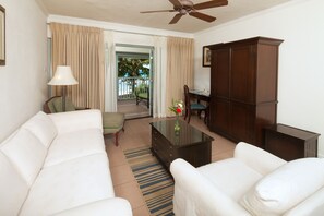 Suite, 1 très grand lit, vue plage