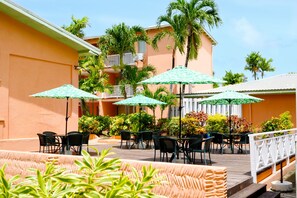 Sundeck - Worthing Court Apartment Hotel (Worthing)