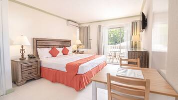 1 bedroom, premium bedding, in-room safe, desk