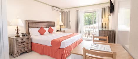 1 bedroom, premium bedding, in-room safe, desk