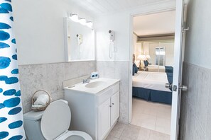 Hårtork och handdukar