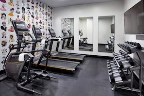 Fitness facility - Elan Hotel (Los Angeles)