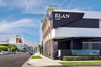 Front of property - evening/night at Elan Hotel
