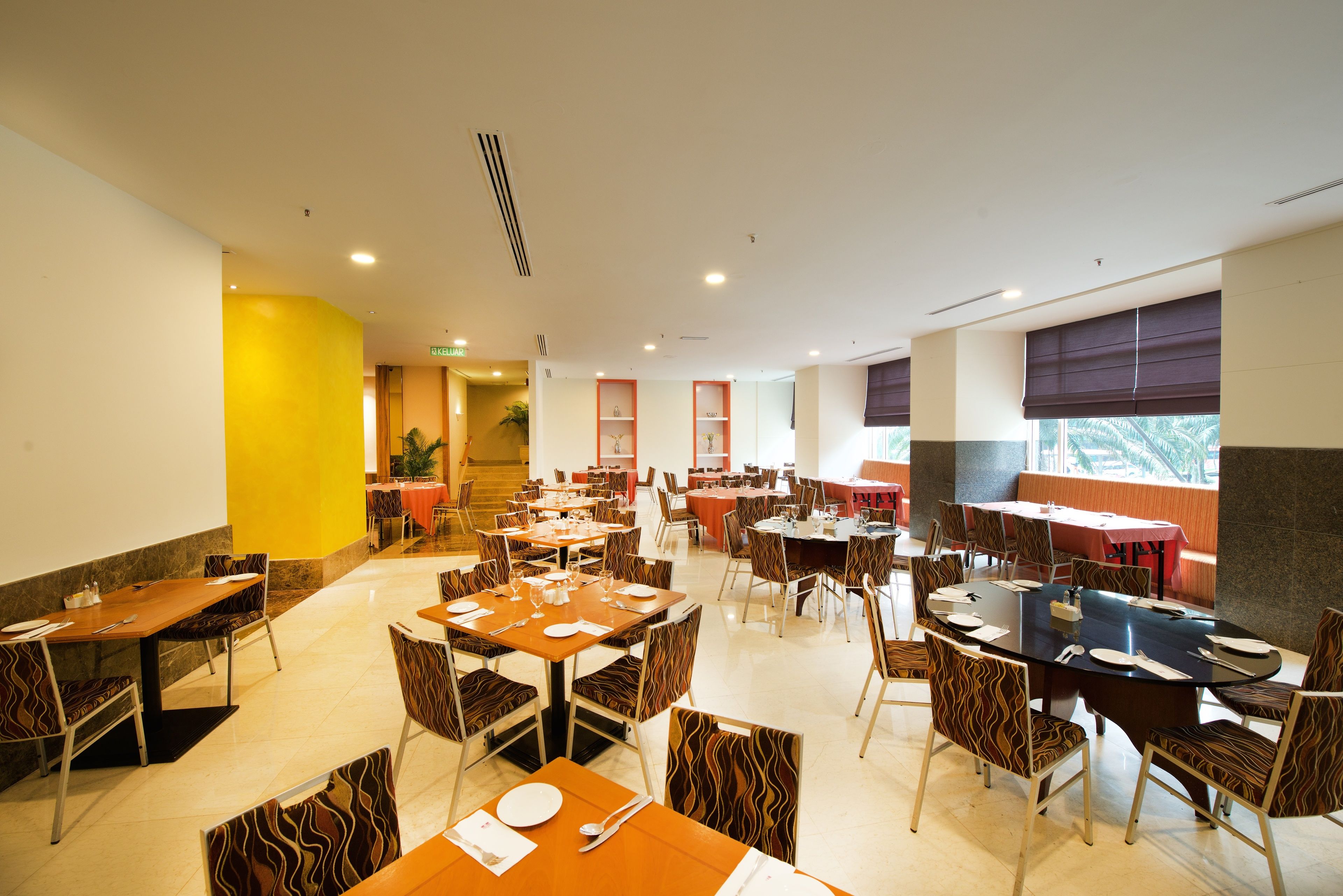 Daily buffet breakfast (MYR 48 per person)