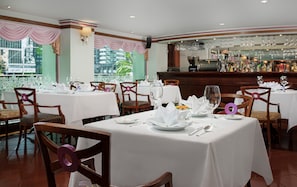 Se sirven desayunos, almuerzos, cenas y cocina internacional