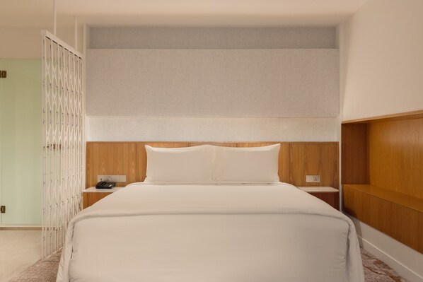 Double Room, 1 King Bed | Down comforters, pillowtop beds, minibar, in-room safe - Federal Hotel Kuala Lumpur (Kuala Lumpur)