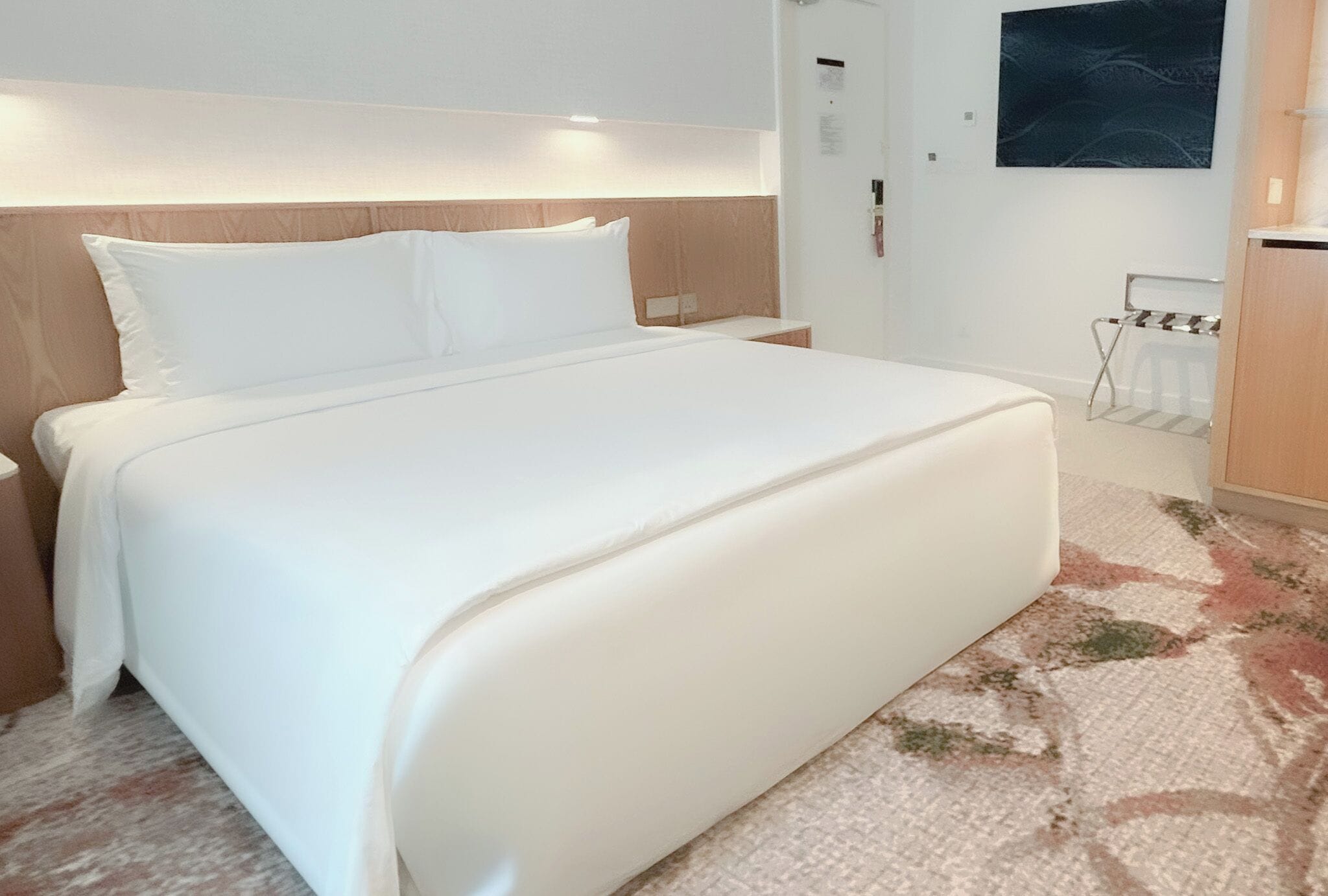 Merdeka King | Down comforters, pillowtop beds, minibar, in-room safe