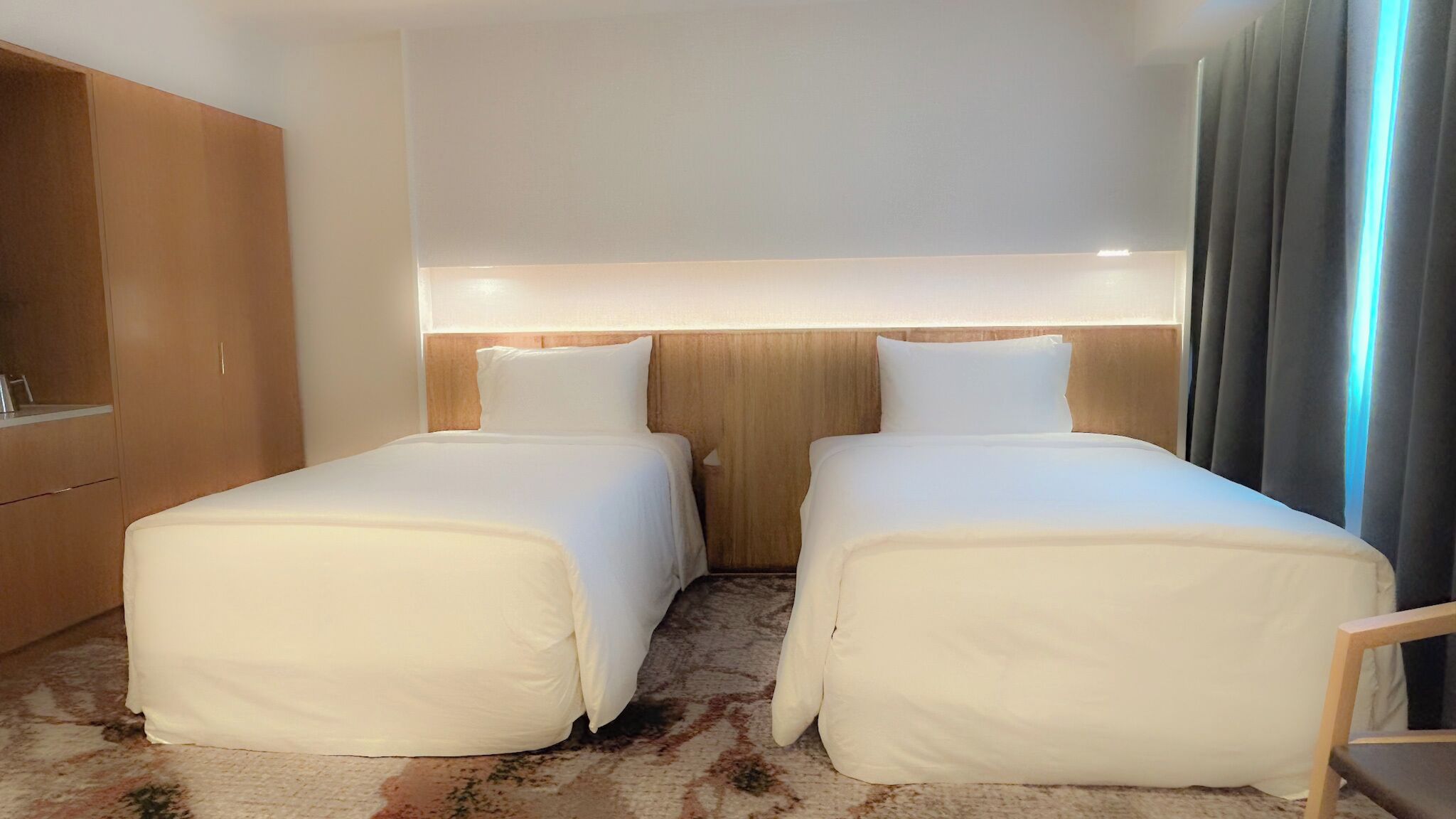 Merdeka Twin | Down comforters, pillowtop beds, minibar, in-room safe