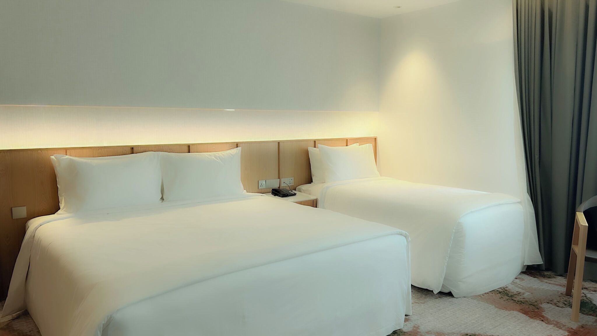 Merdeka Triple | Down comforters, pillowtop beds, minibar, in-room safe