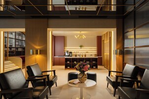 Bar lounge