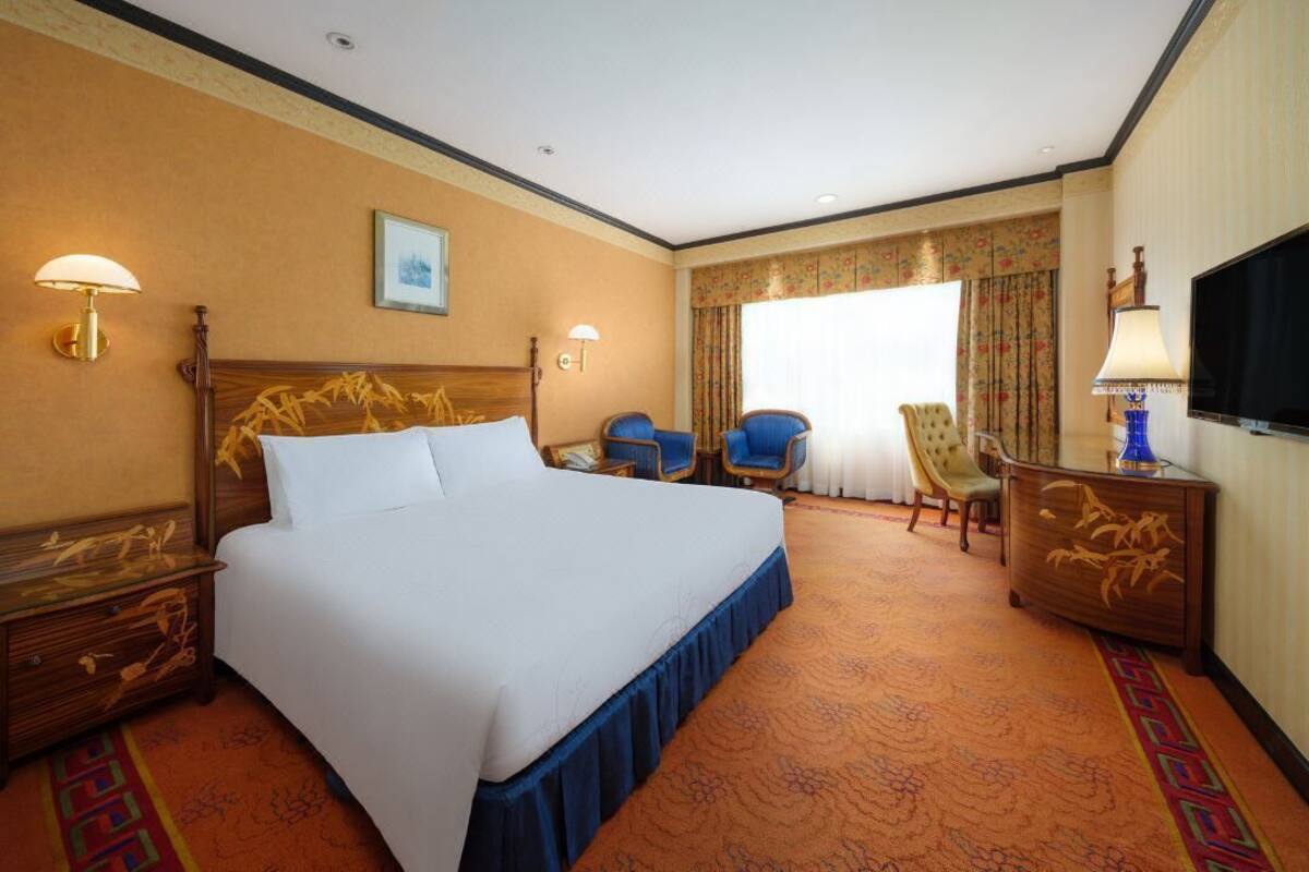 Ropa de cama de alta calidad, colchones viscoelásticos, minibar