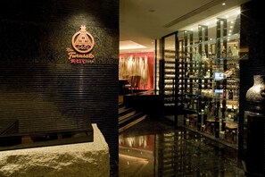 3 restaurants, spécialités Cuisine internationale