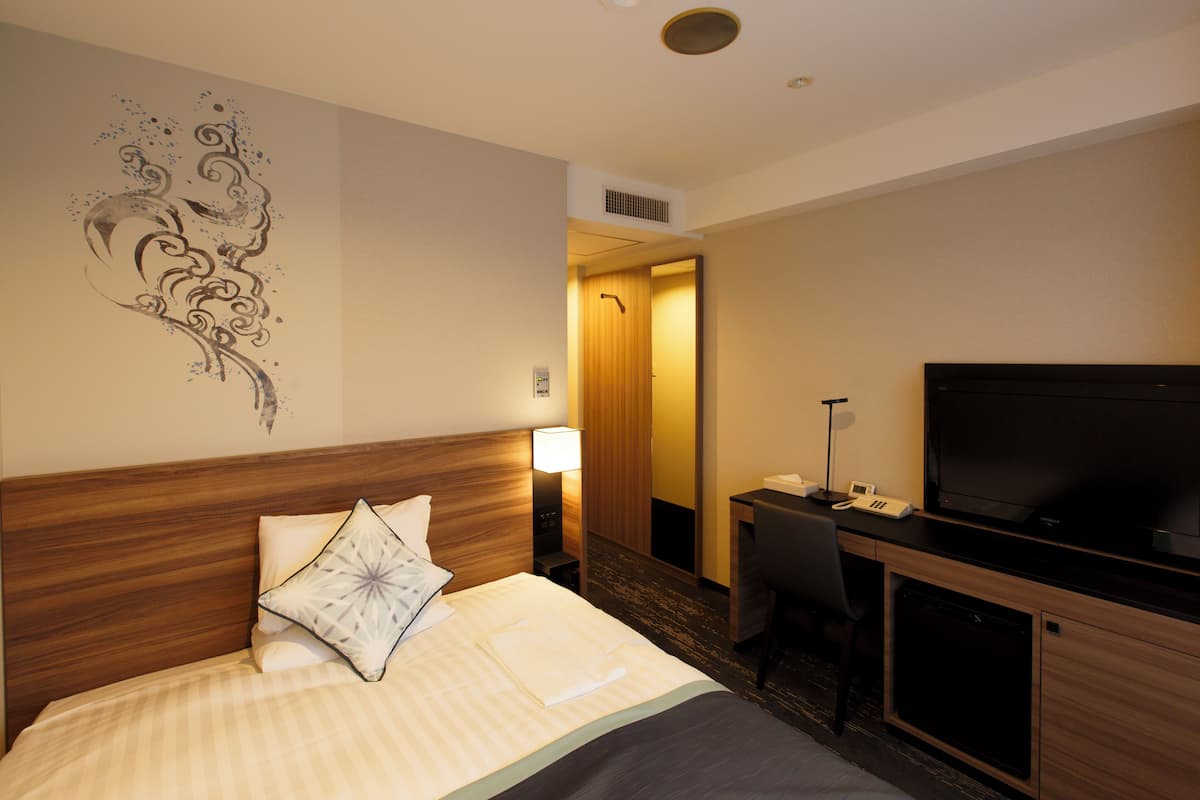 Ladies Floor Single Room, Non Smoking | In-room safe, desk, free WiFi, bed sheets